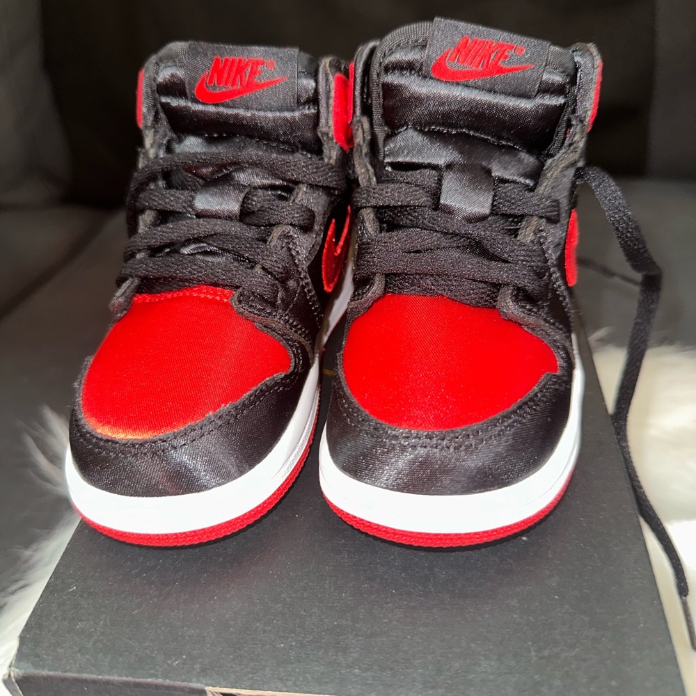 Nike Kids Black and Red Sneakers